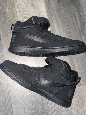 Nike Kids Black High-Top Velcro Sneakers Youth size 3 NWOT